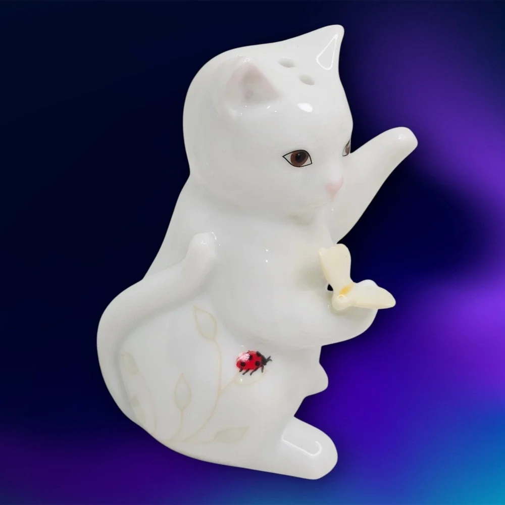 LENOX PORCELAIN  SALT & PEPPER SHAKERS SET CATS WITH BUTTRFLY